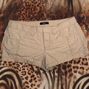 Express Women's khaki shorts with cute zipper back pockets Size 6